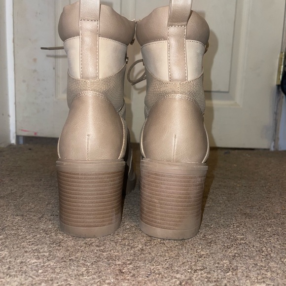 Shoe Dazzle Heel Tan Neautral Women’s Heel Boots Size 9 - Picture 3 of 5